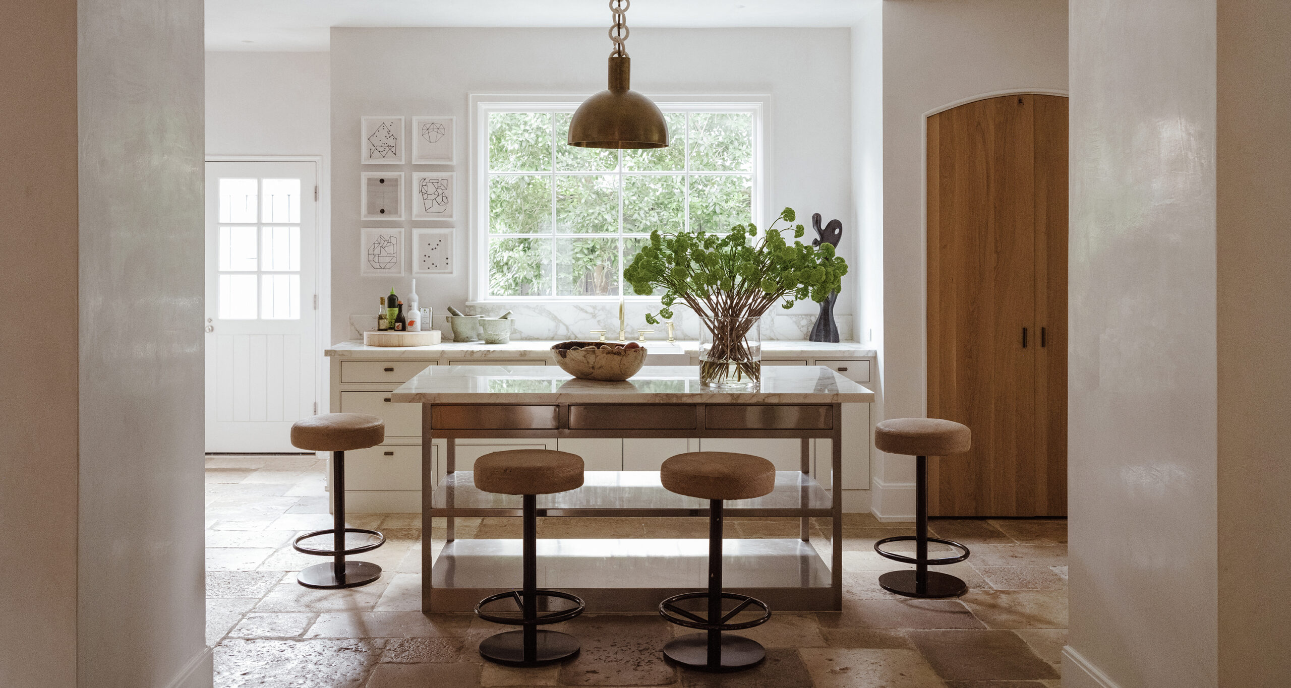 mnaeve-home-tour-kitchen-stools-h