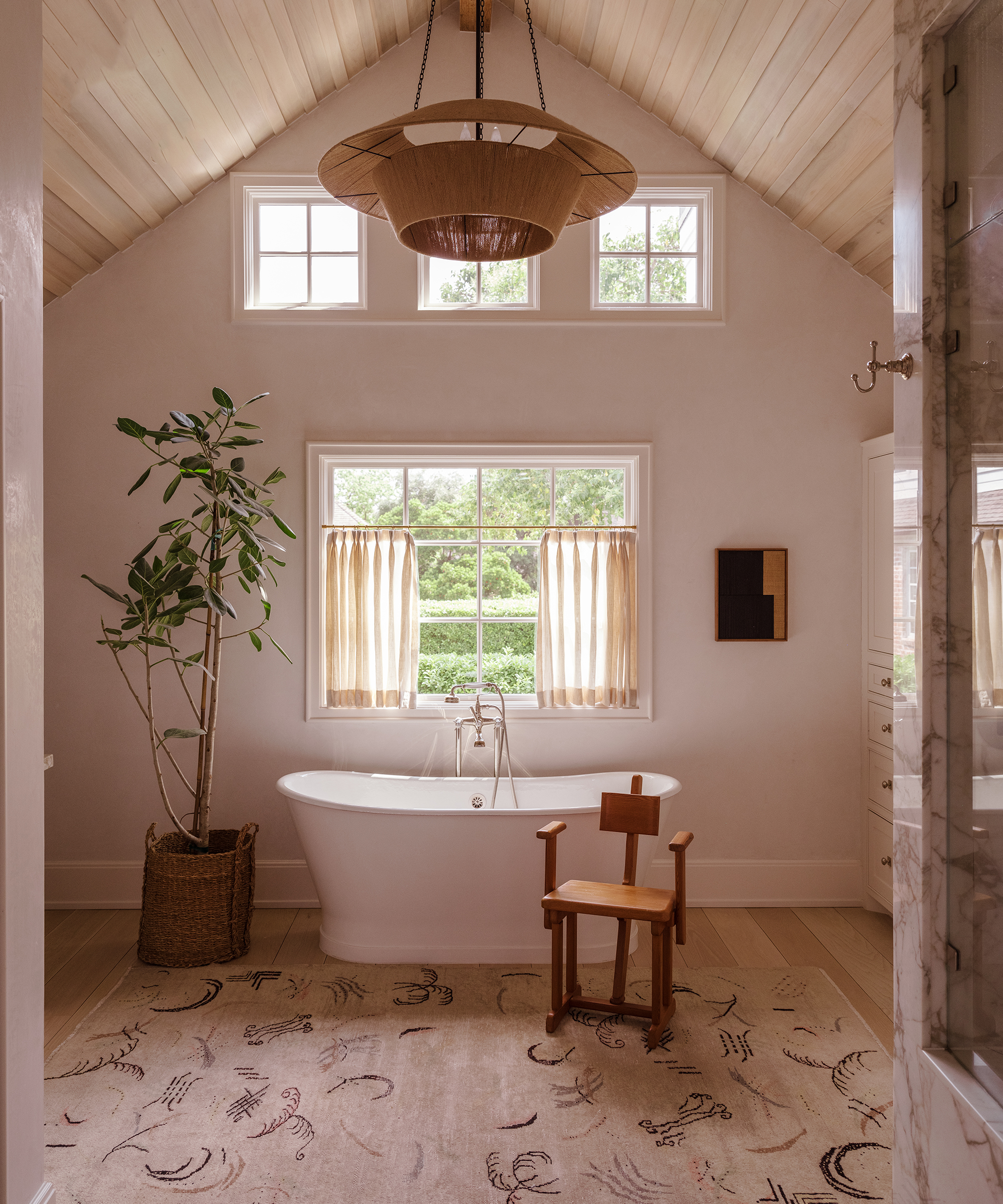 mnaeve-home-tour-primary-bathroom-standalone-tub