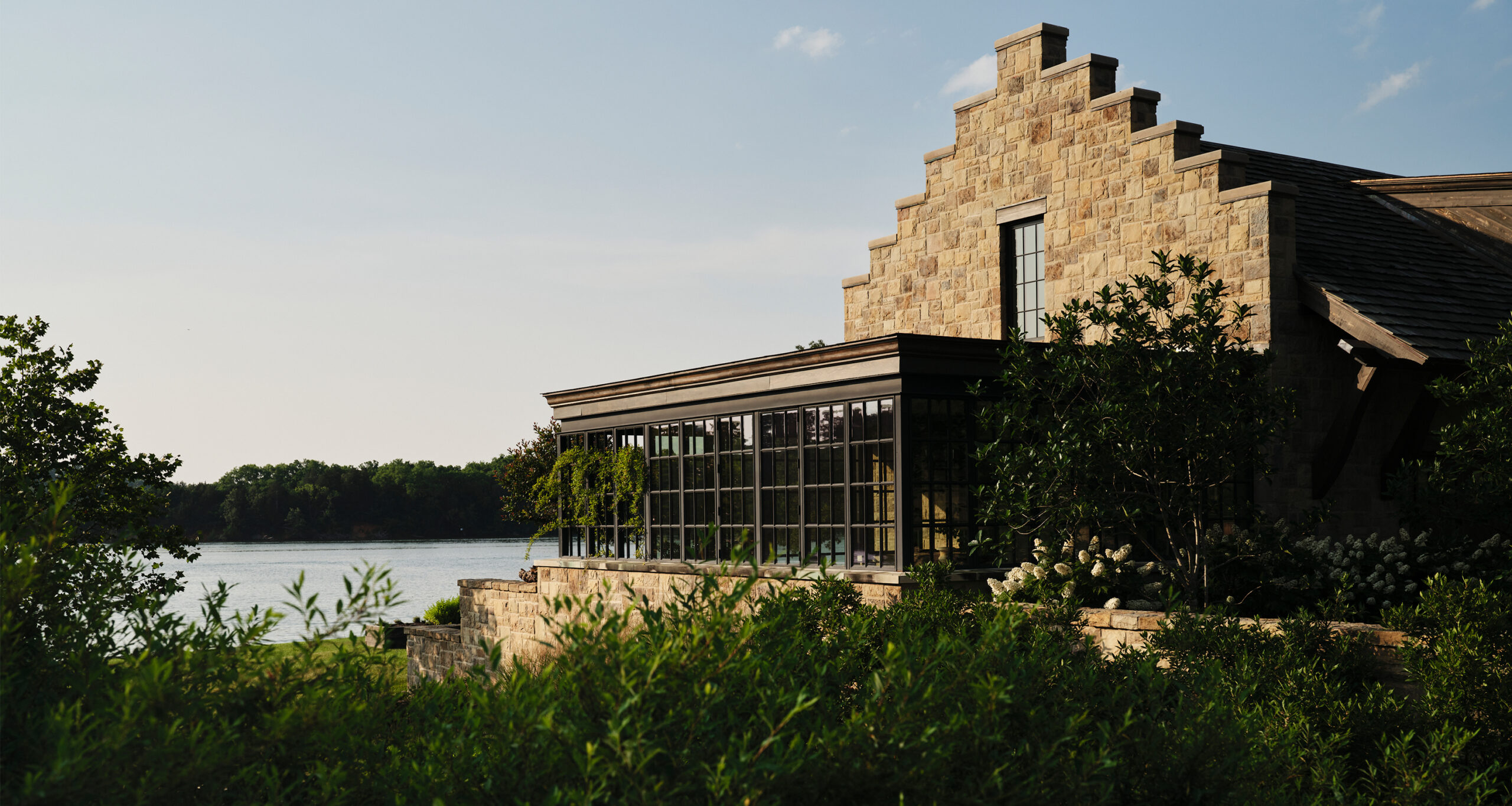 jeffrey-dungan-home-tour-exterior-water