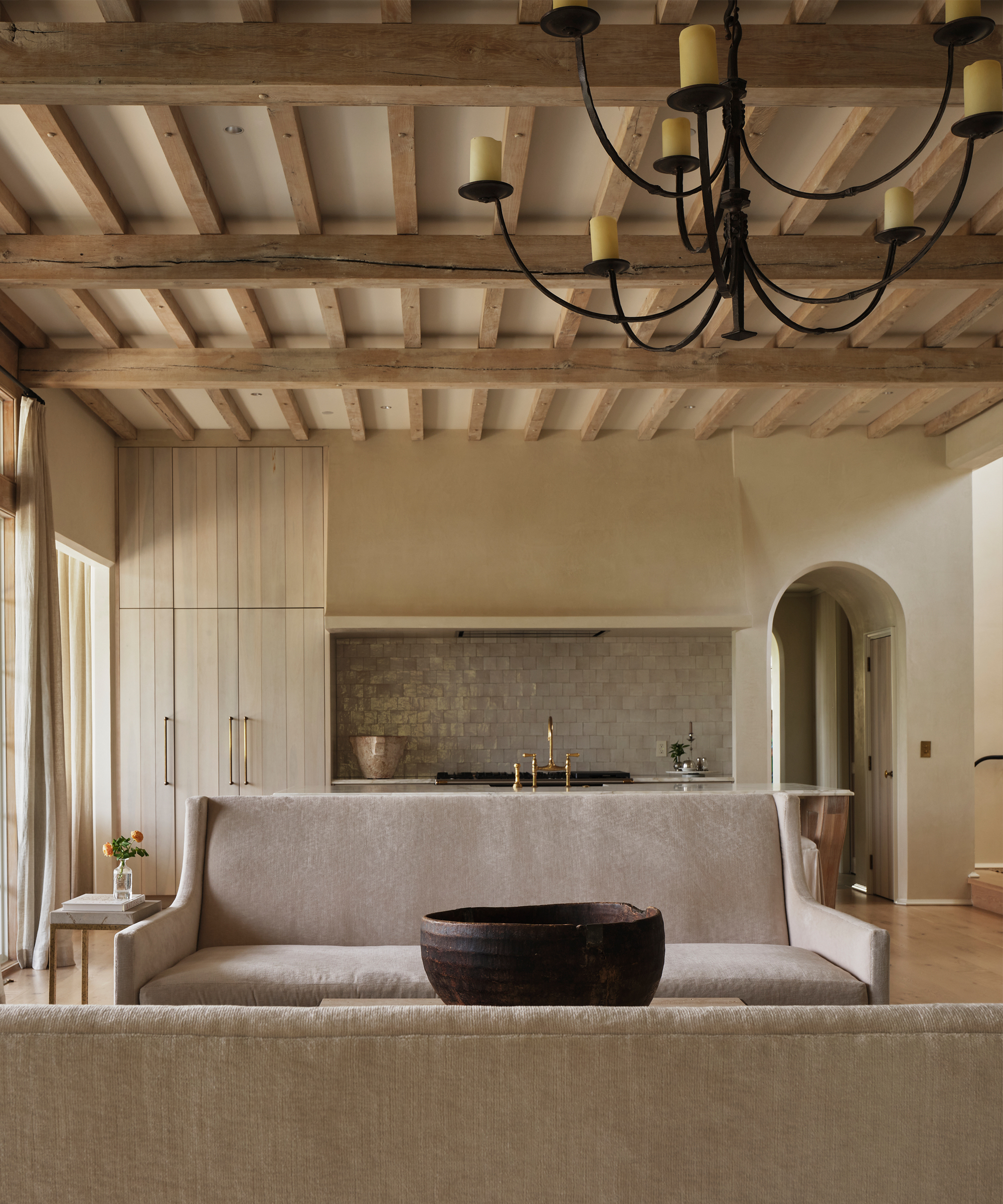 jeffrey-dungan-home-tour-family-room-couch-kitchen