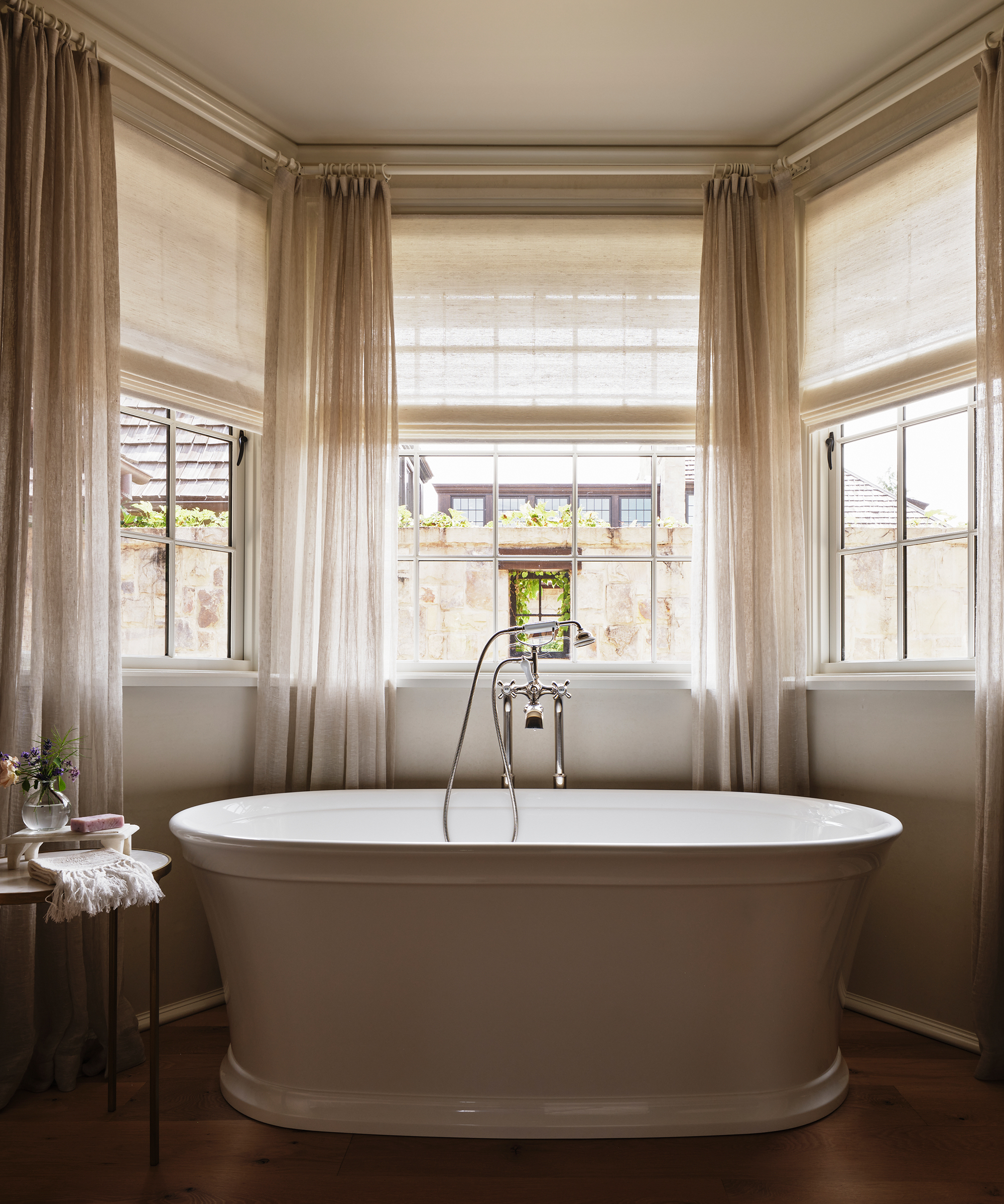 jeffrey-dungan-home-tour-standalone-bathtub