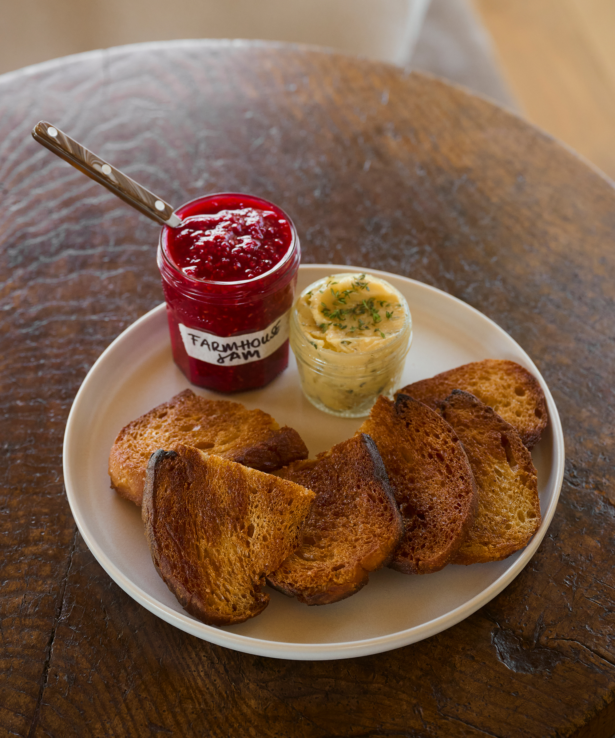 jenni-kayne-farmhouse-toast-jam-and-butter