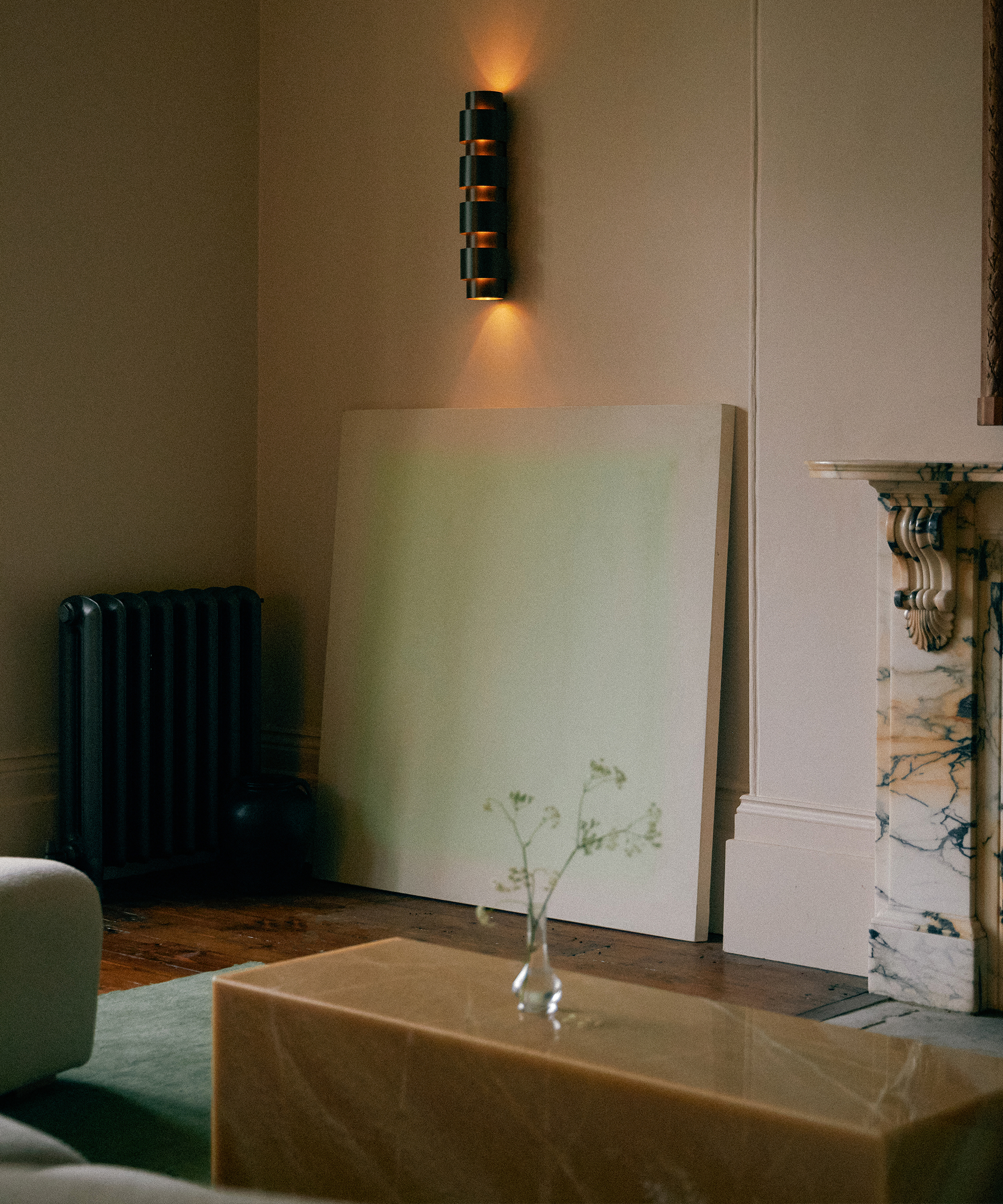 lauren-olivia-design-home-tour-abstract-painting-wall-sconce