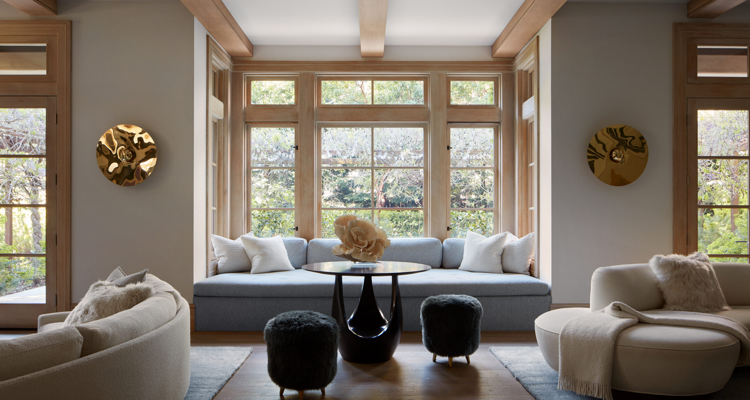 leverone-design-home-tour-blue-couch-built-in