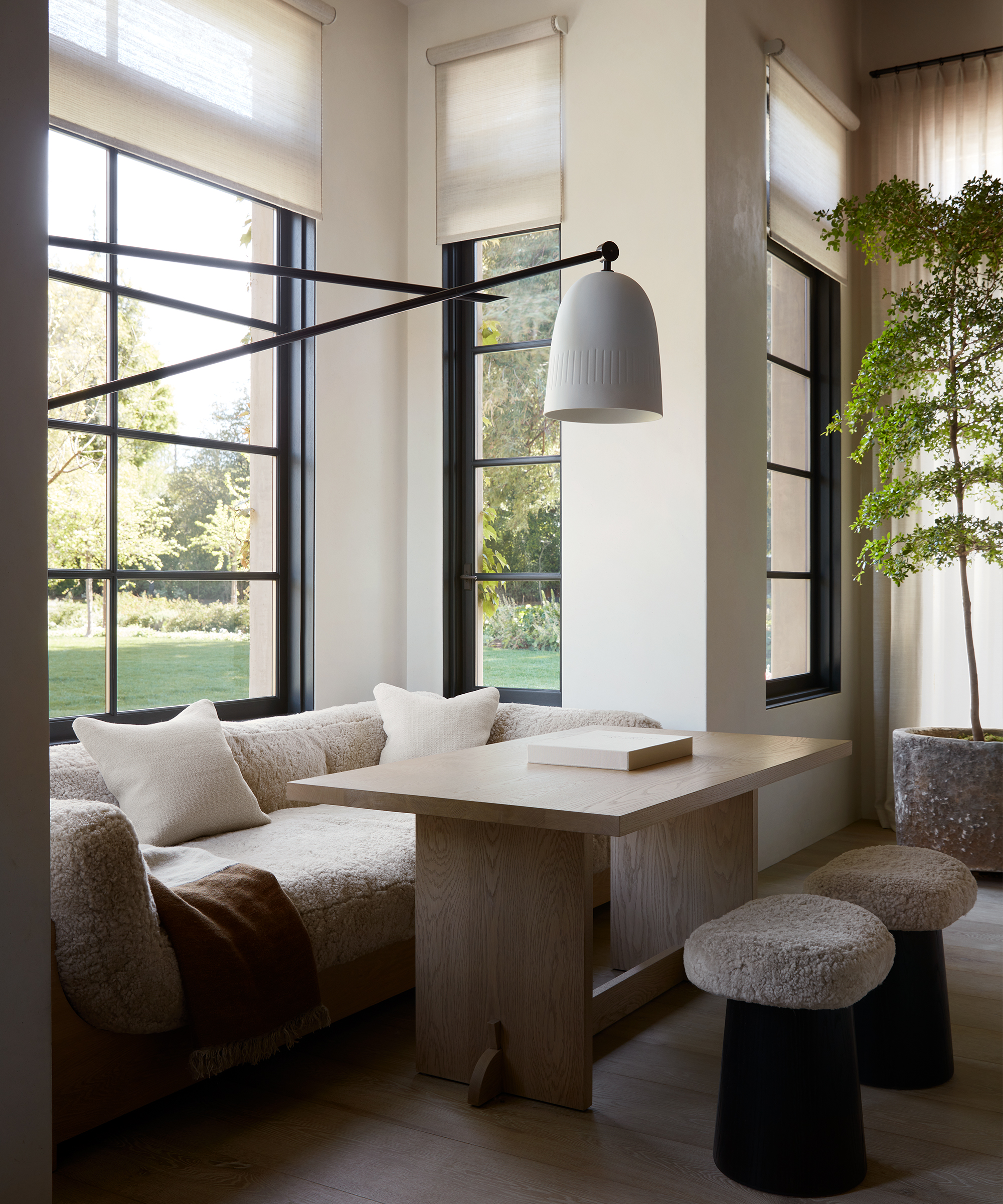 leverone-home-tour-build-in-couch-sitting-area
