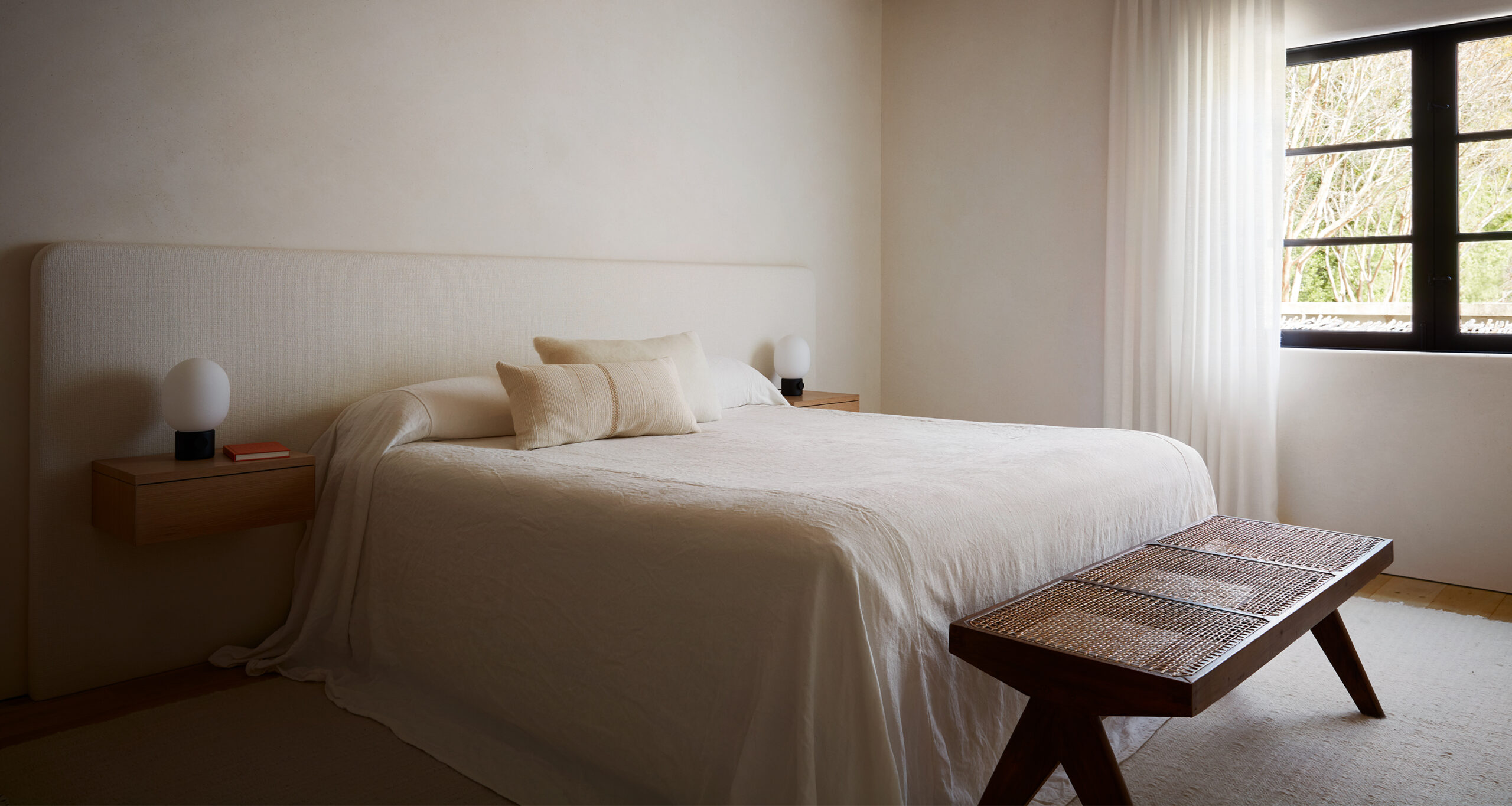 leverone-home-tour-primary-bedroom-low-headboard
