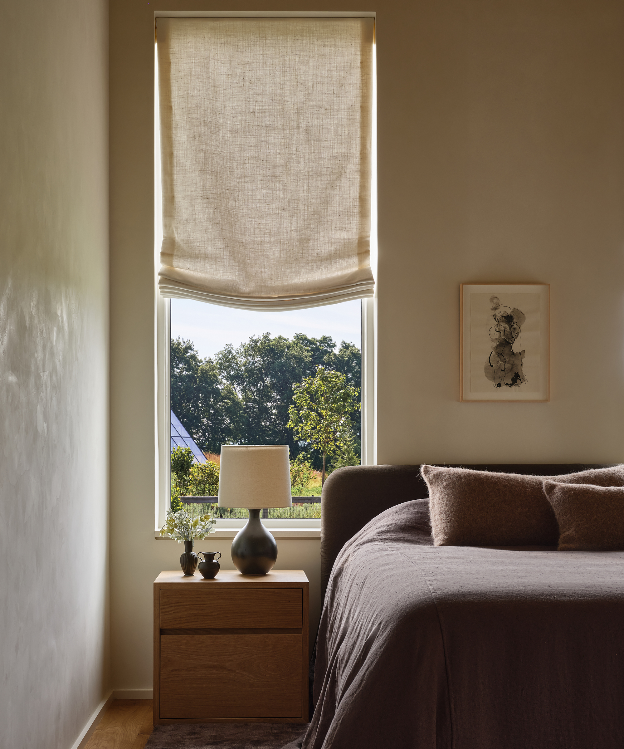 wovn-home-jenni-kayne-farmhouse-charcoal-guest-bedroom-window-treatment