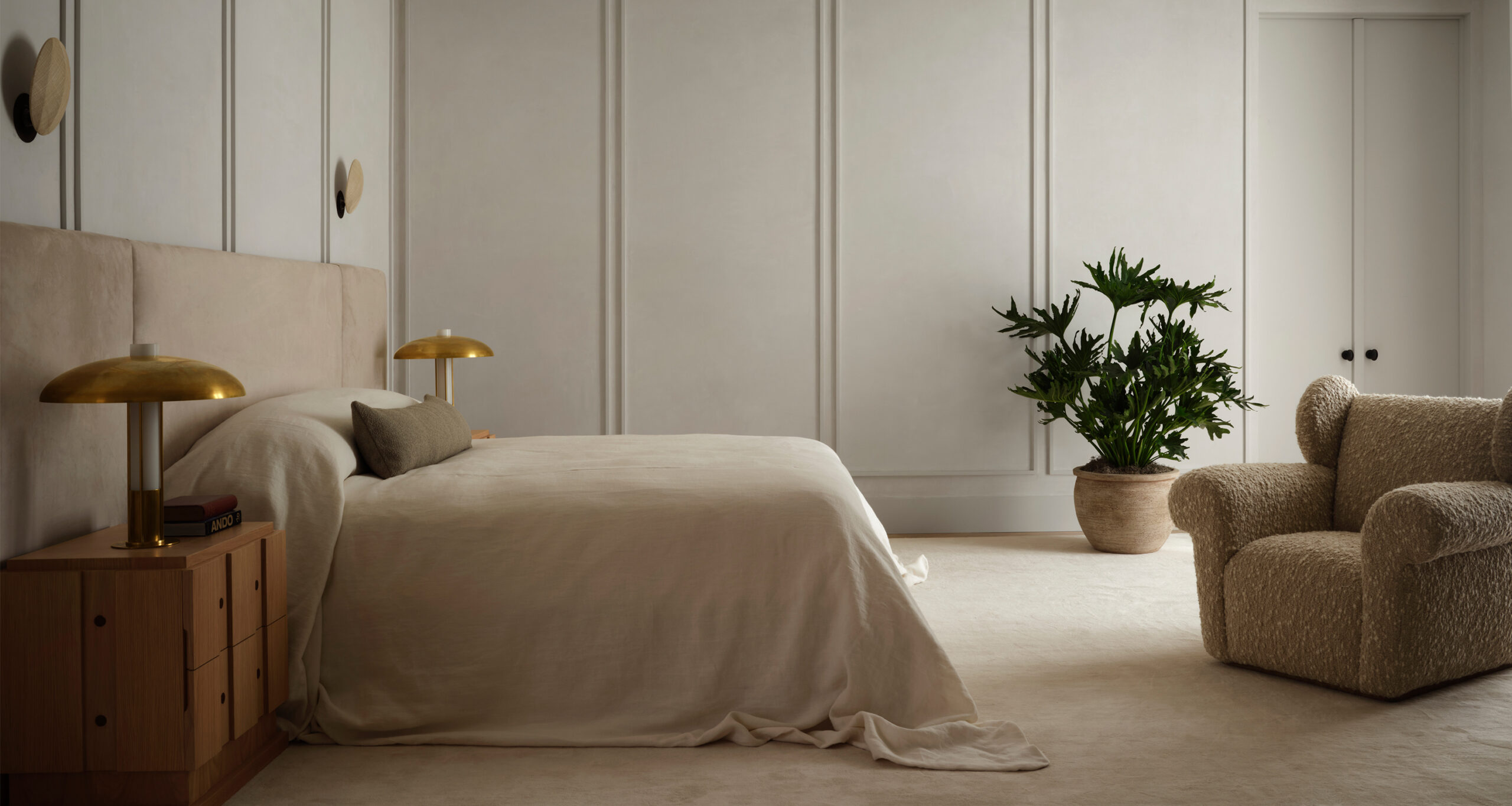 osklo-home-tour-primary-bedroom-bedside-tables