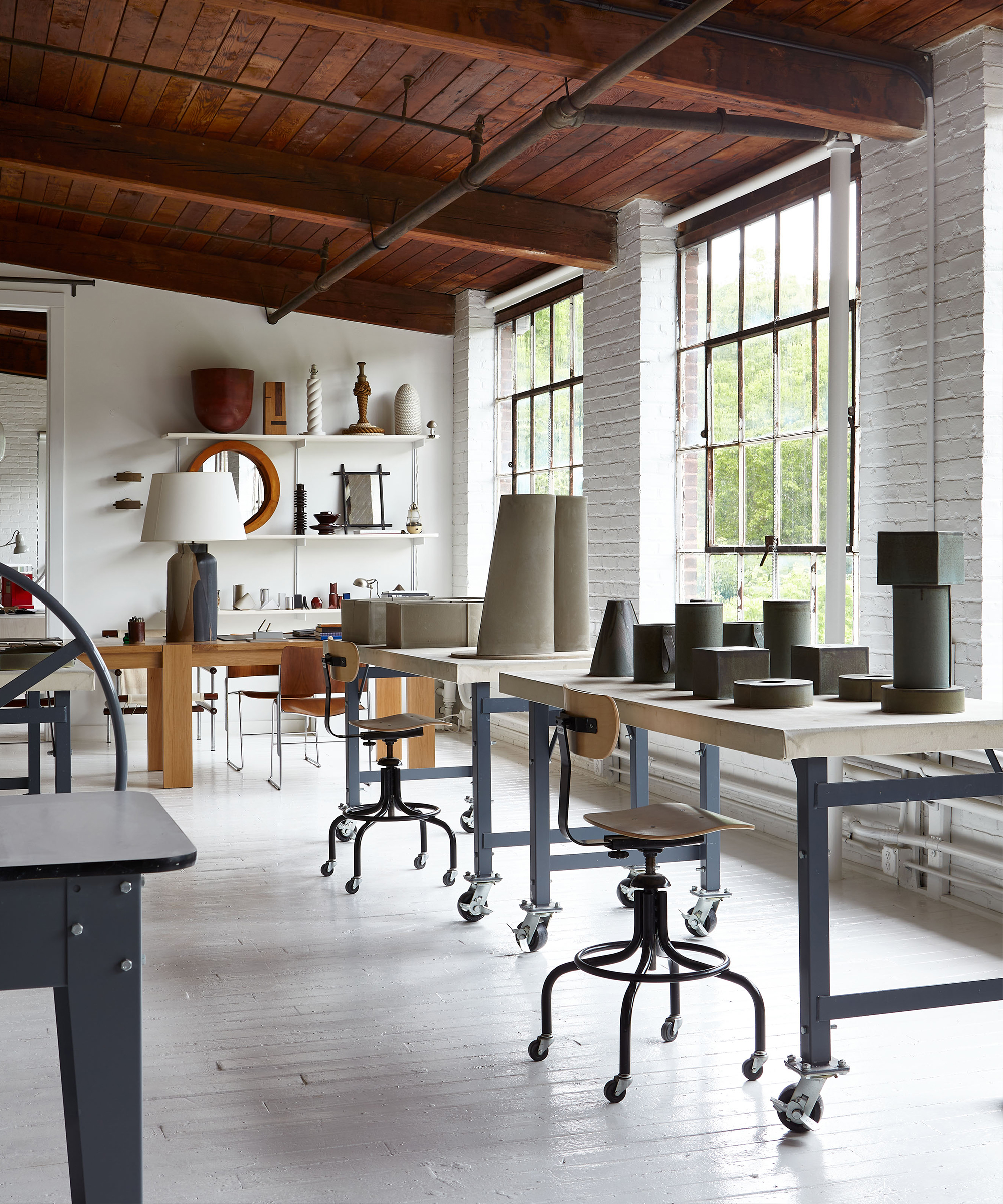 jenni-kayne-dumais-collaboration-studio-worktables