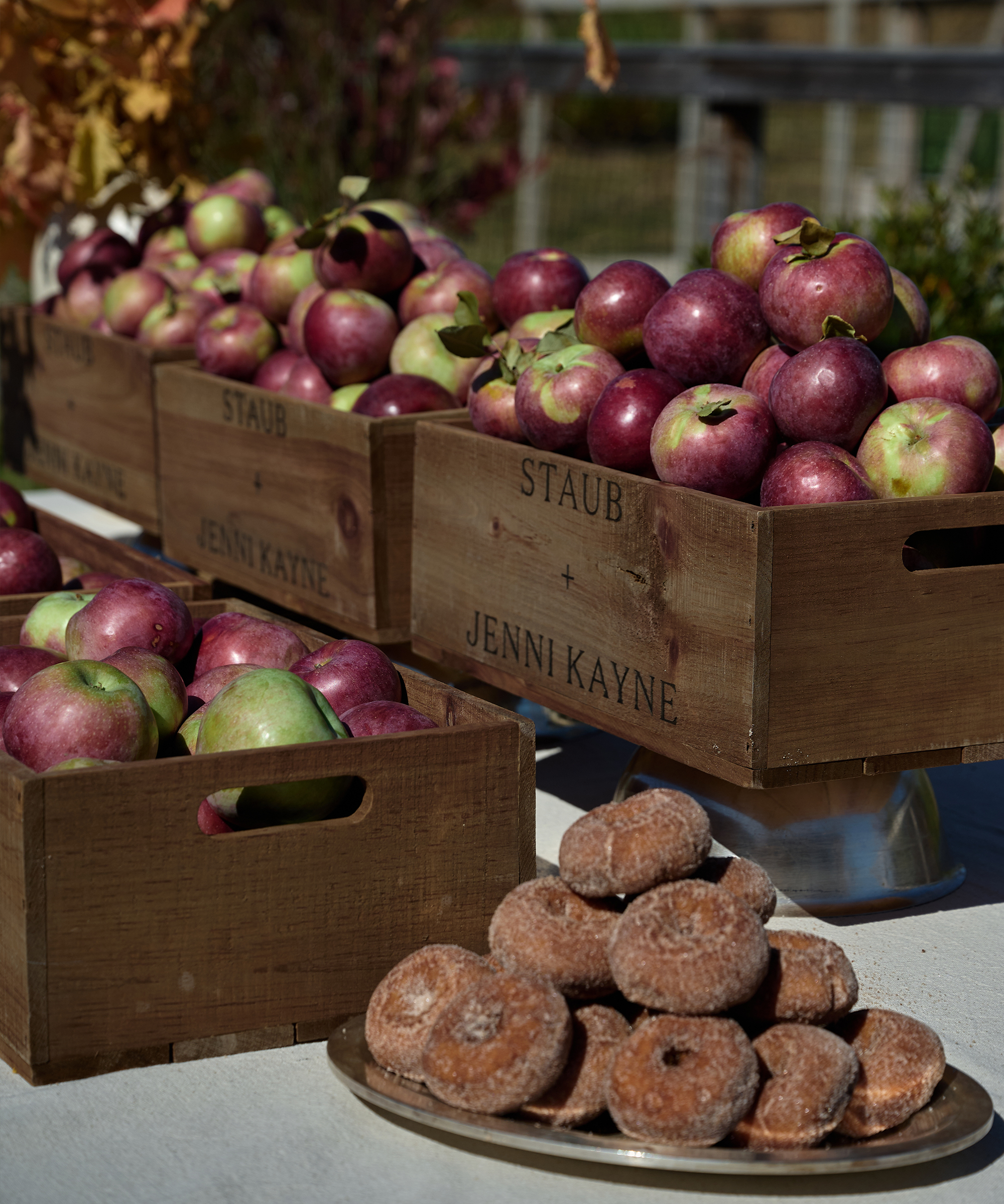 jenni-kayne-farmhouse-staub-apple-bins