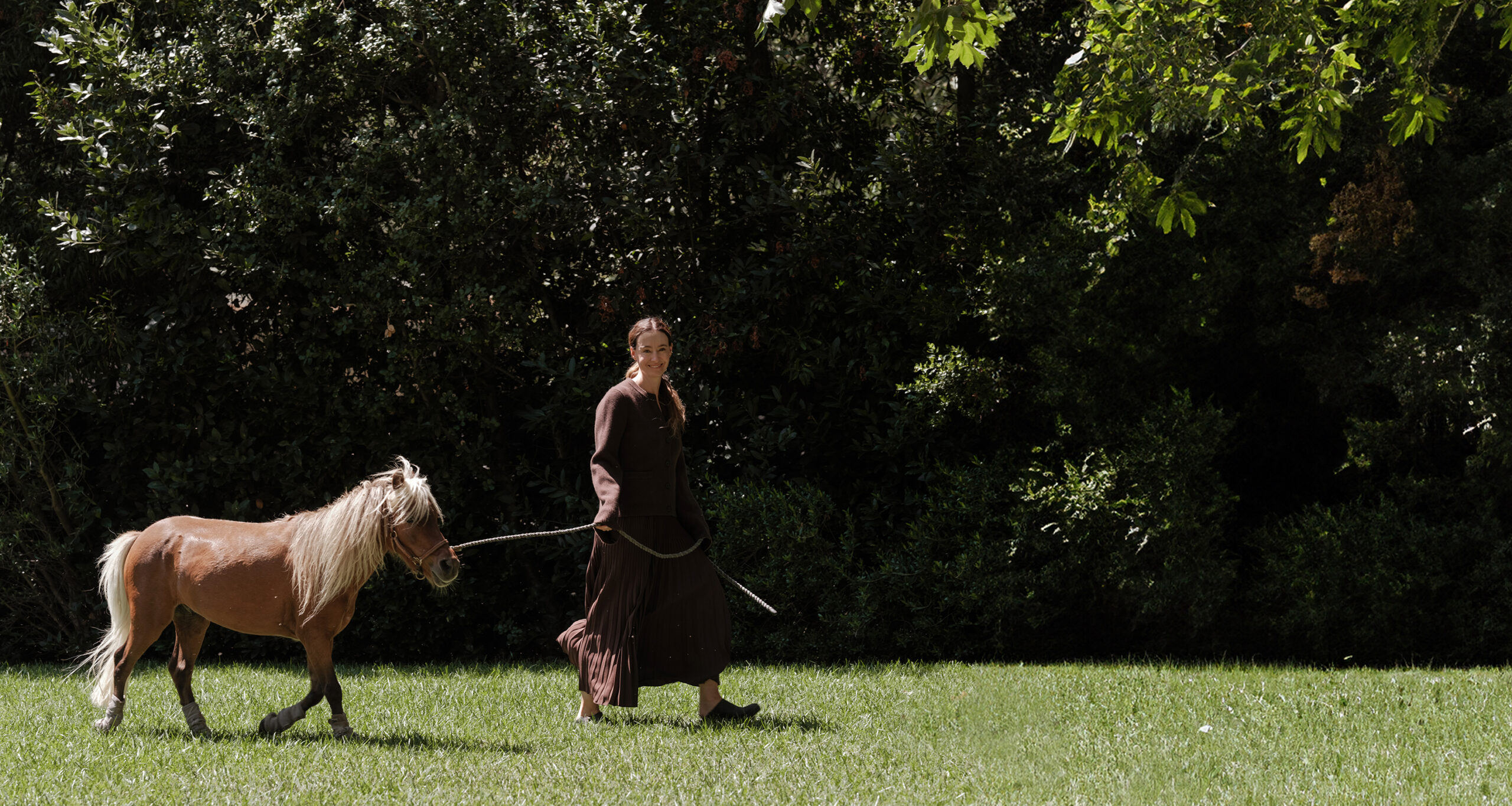 jenni-picks-october-style-story-chocolate-pleated-skirt-cooper