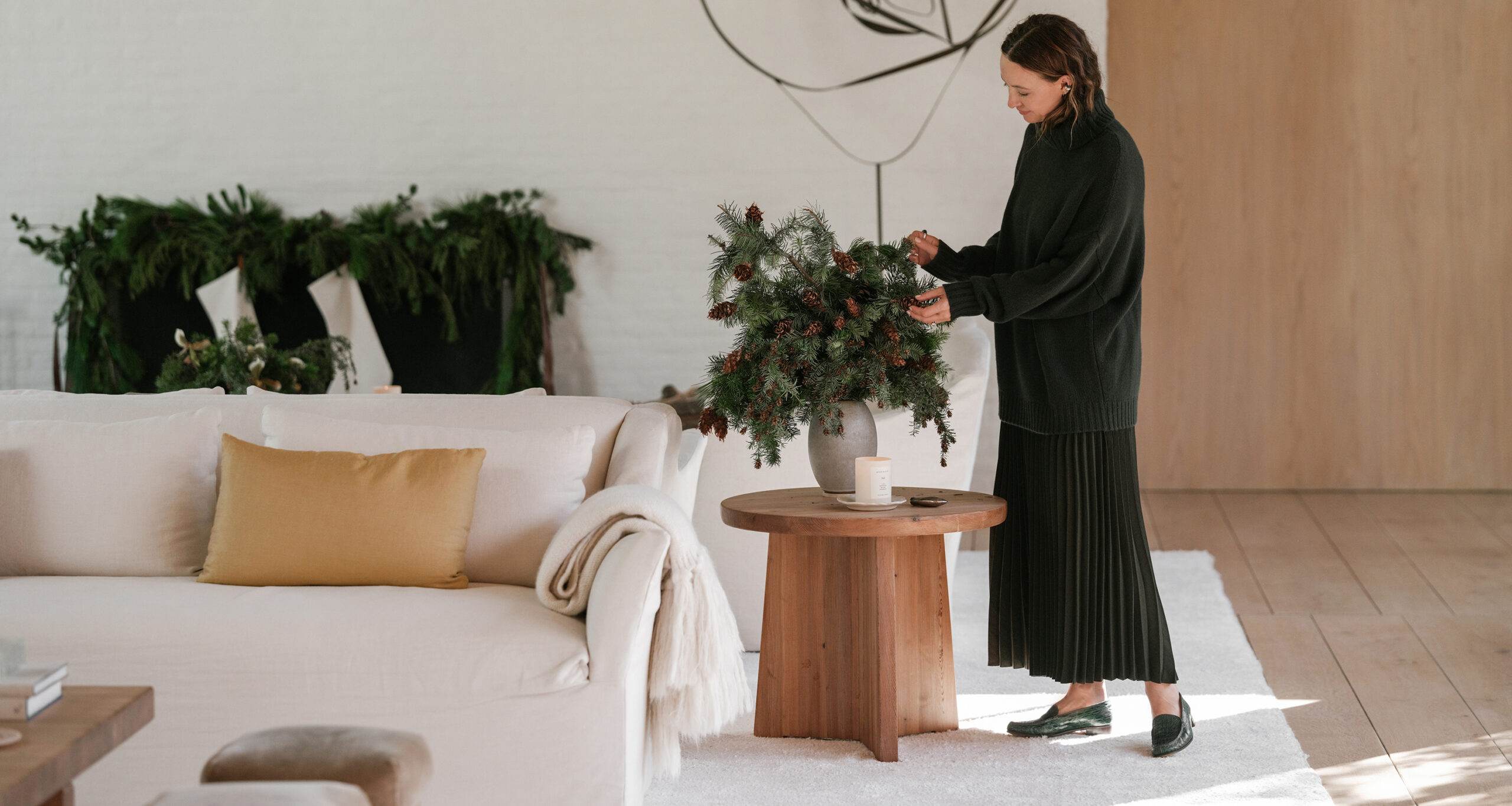 jenni-holiday-home-tour-pleated-skirt-living-room