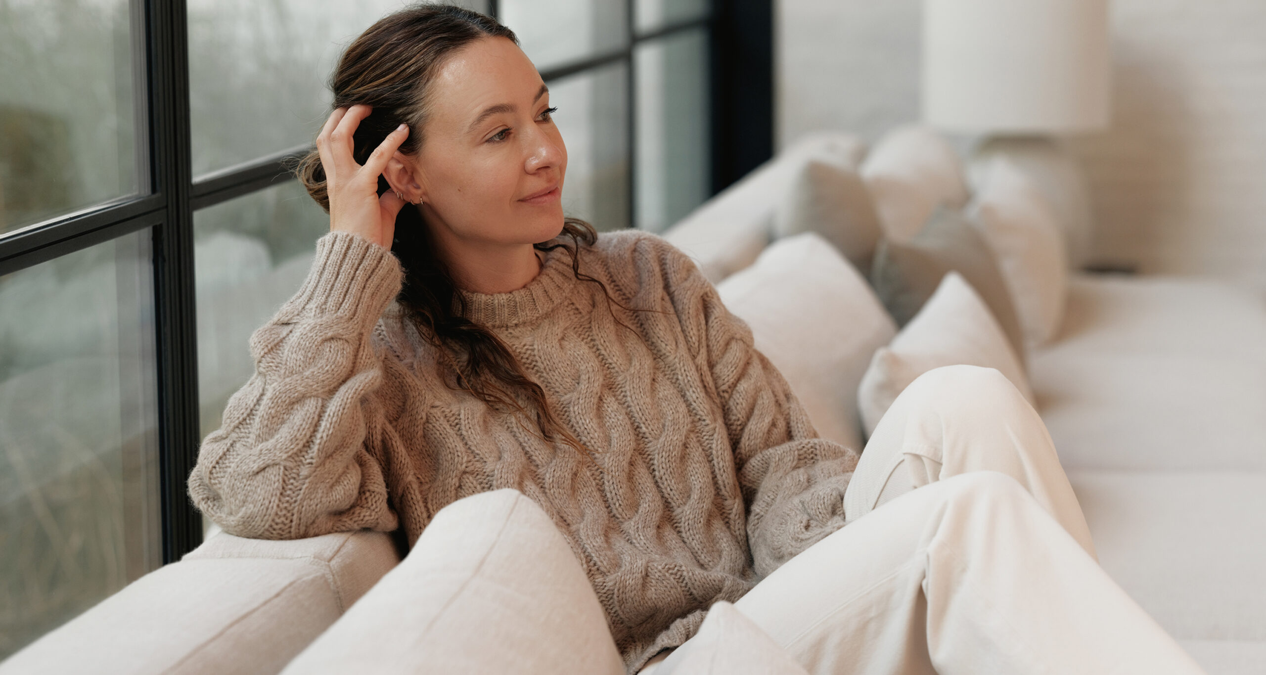 jenni-jan-style-cable-serena-crewneck-living-room-h
