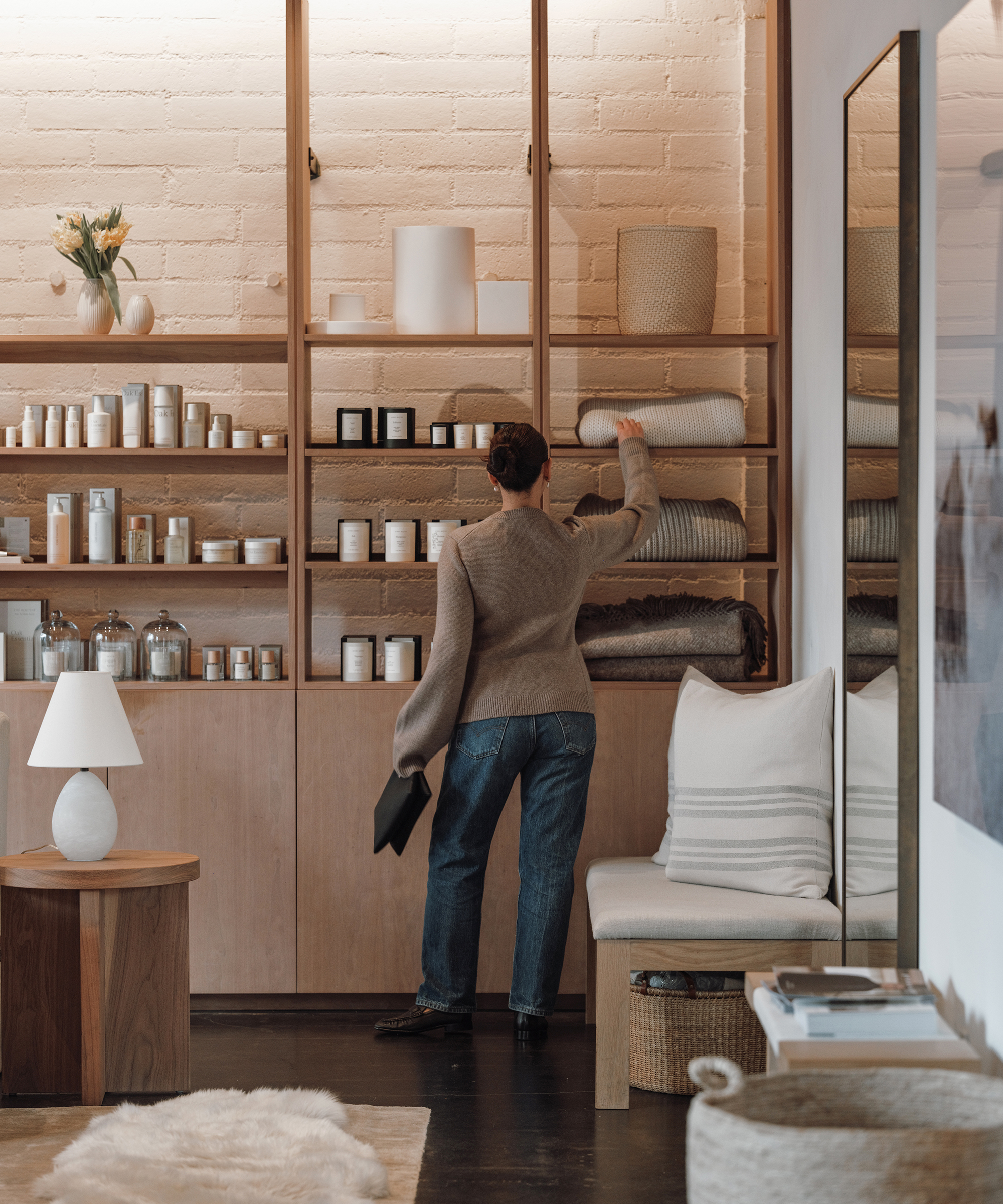 julia shopping in the jenni kayne store wearing denim shopping for accessories