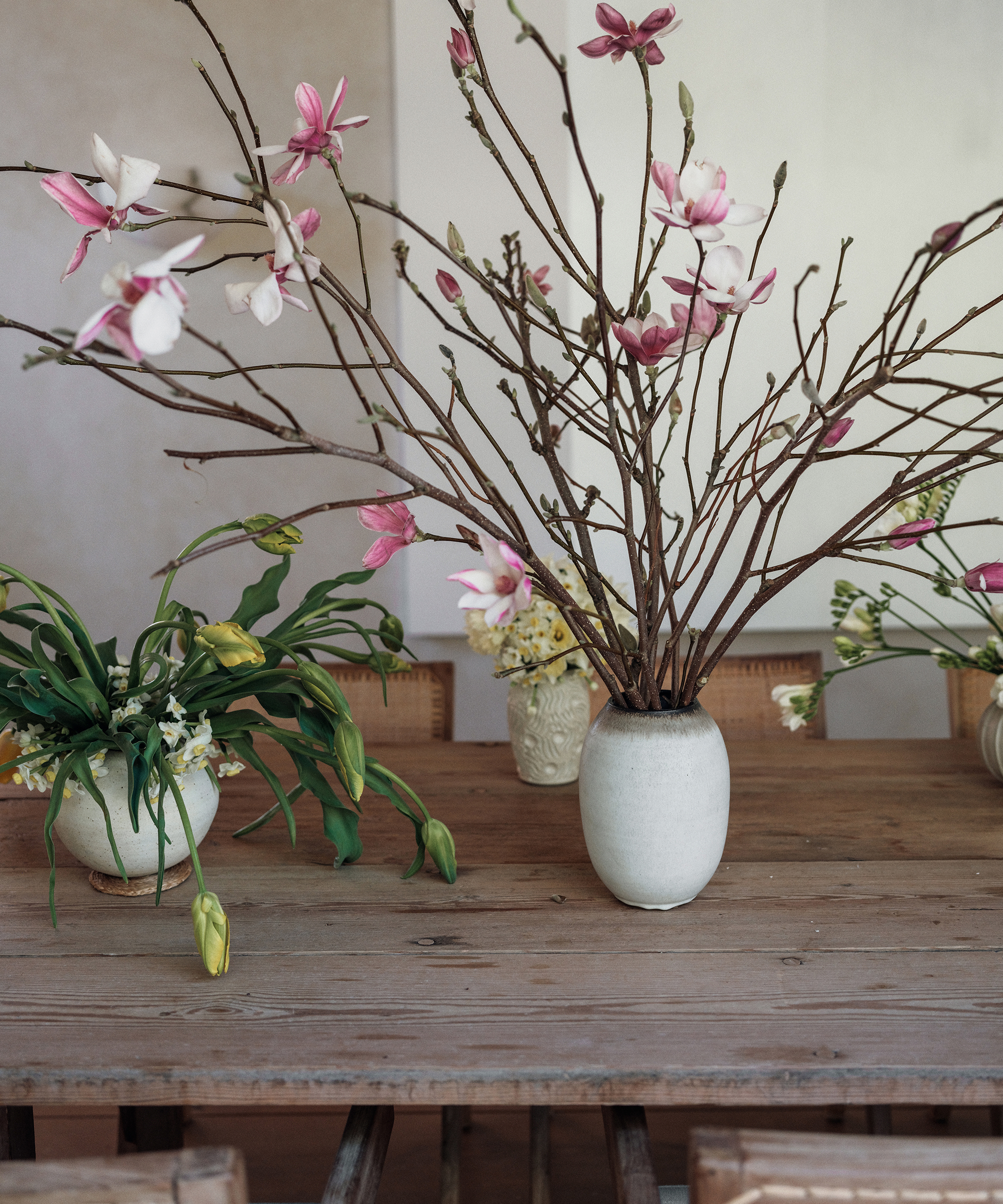 jenni-spring-home-tour-table-of-florals