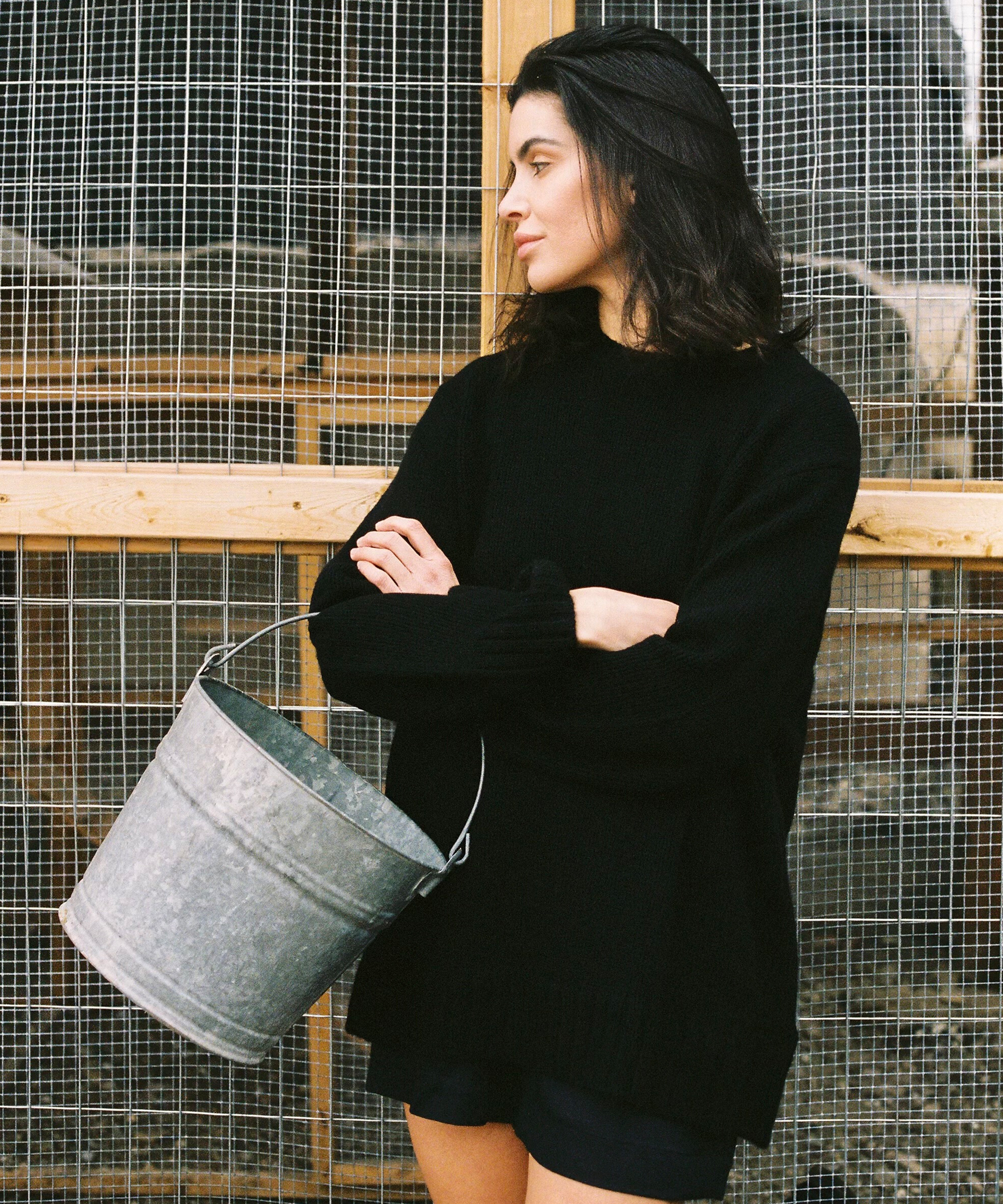 sara-covey-in-uniform-cashmere-amelia-sweater-black-tin-bucket