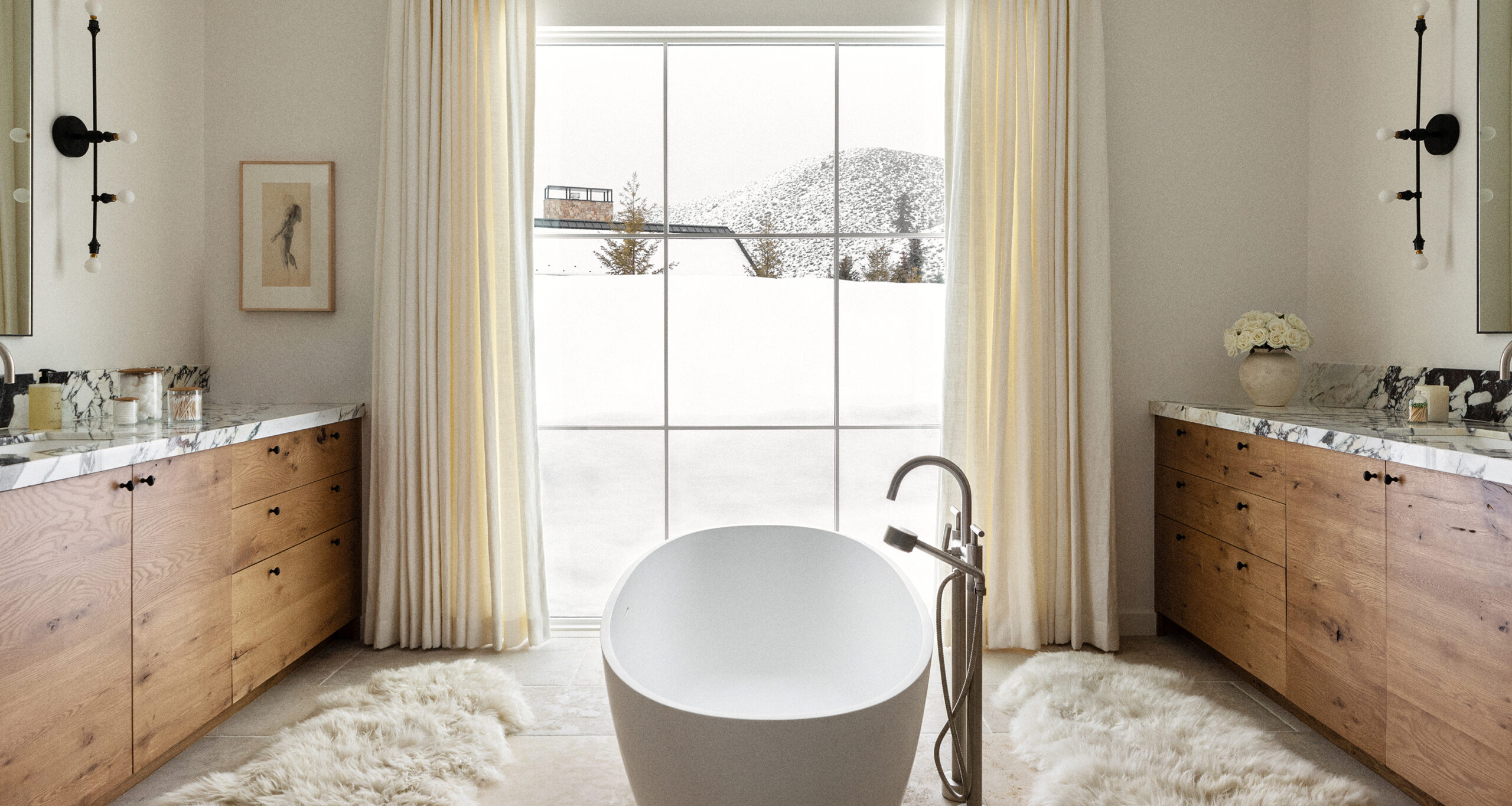 studio-mtn-sun-valley-home-tour-primary-bathroom-standlone-tub