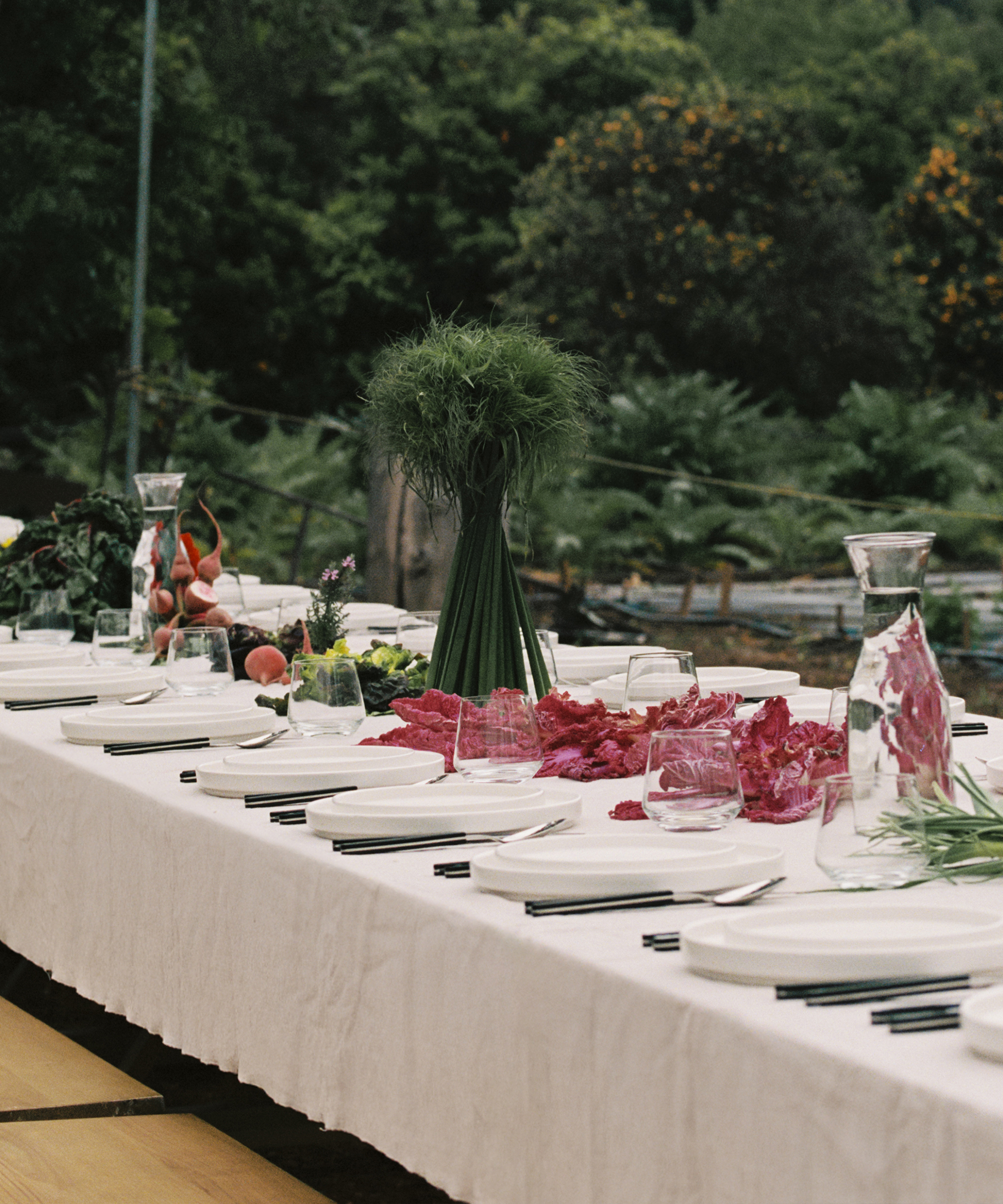 spring-brand-event-dining-table-hero