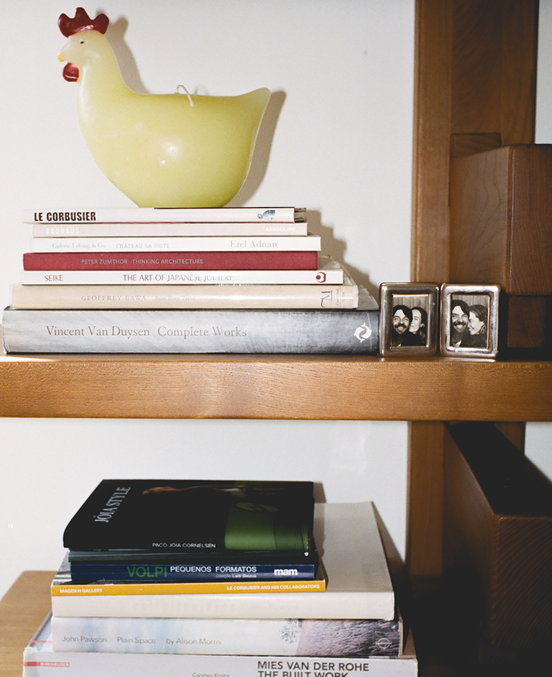 daphne-pali-vday-shelf