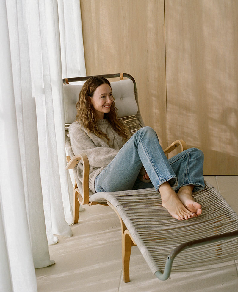 jenni-california-winter-tove-crewneck-lounge-chair