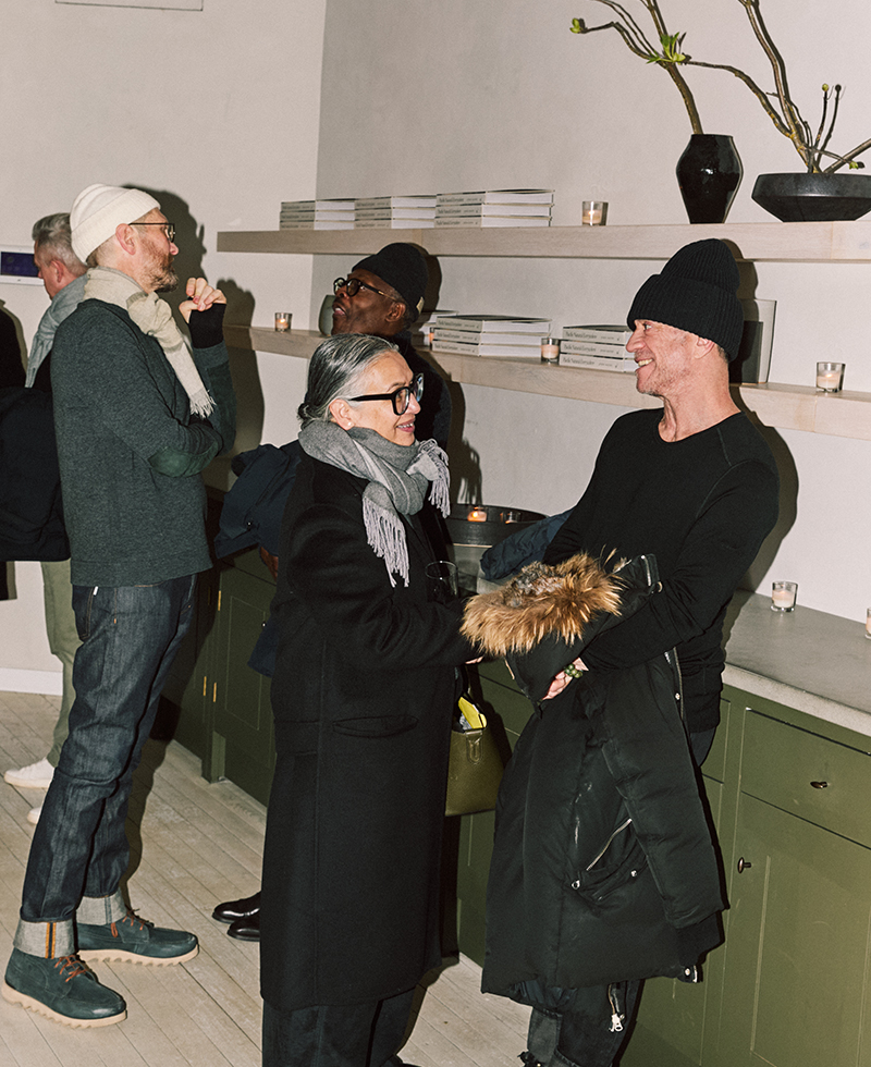 pne-coffee-table-book-guests-chatting