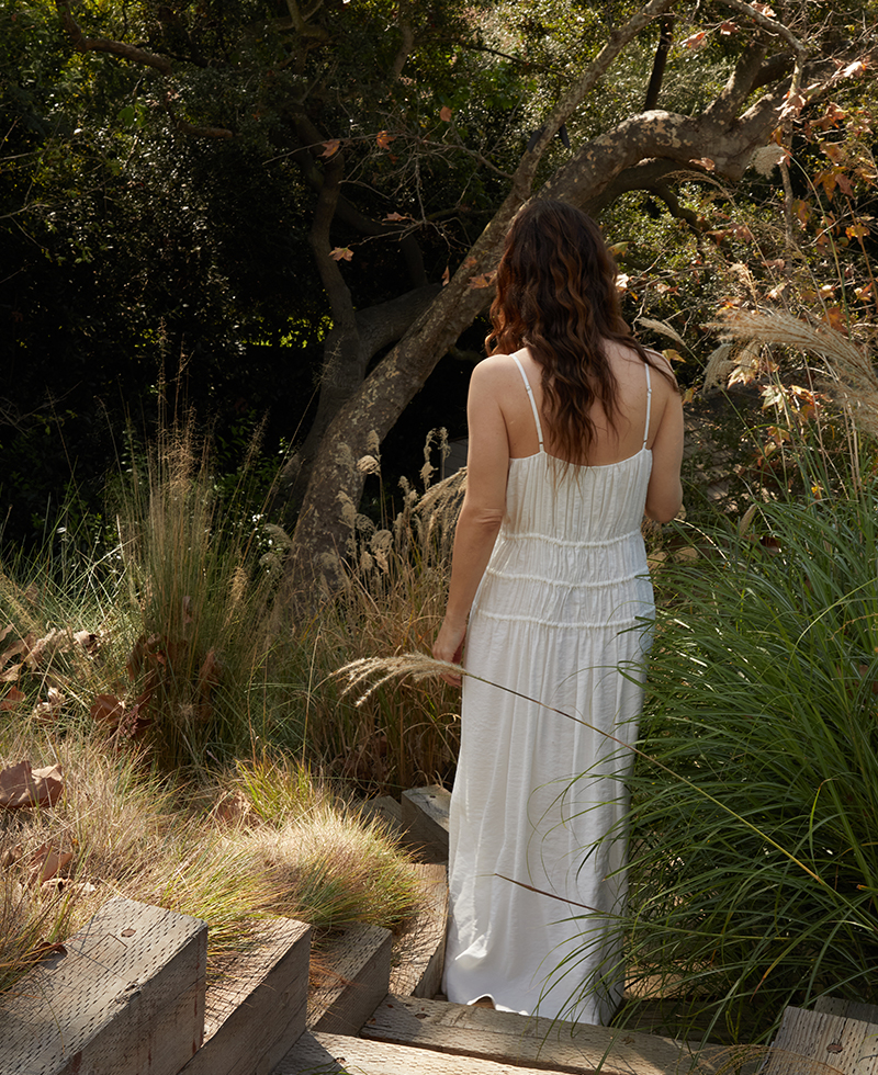 jenni-spring-march-wynn-dress-down-the-stairs