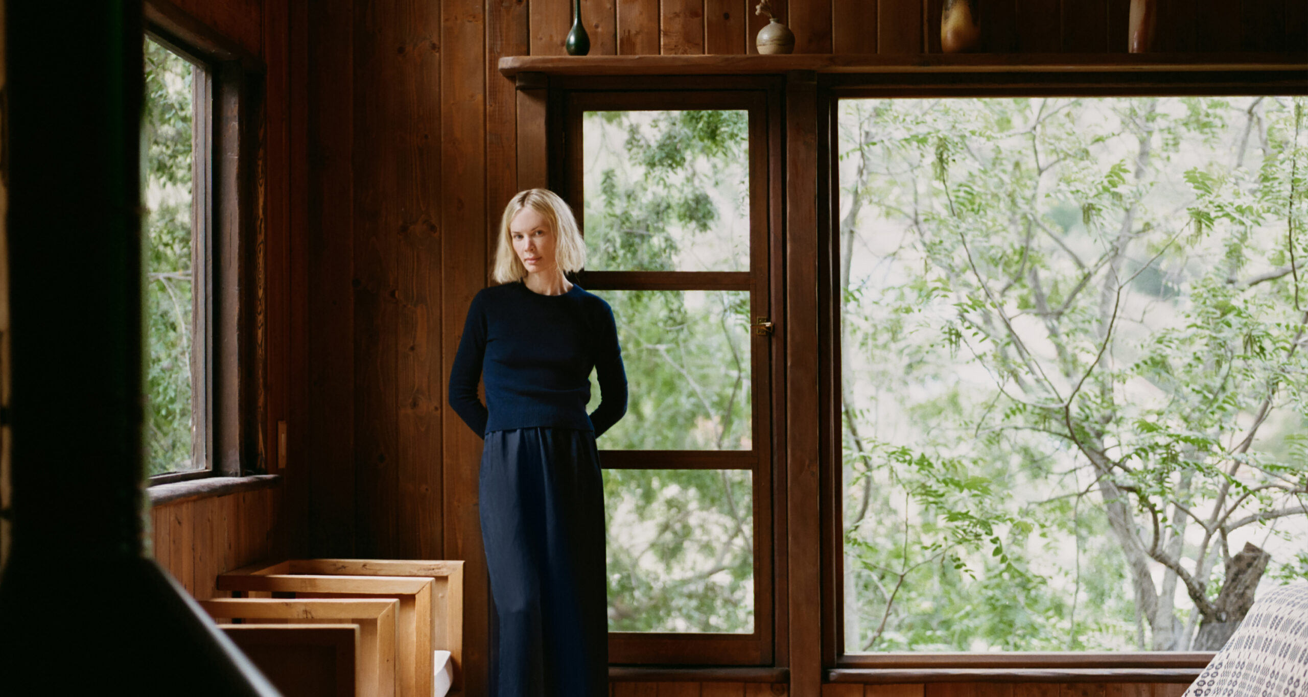 kate-parfet-navy-leni-bedroom-portrait